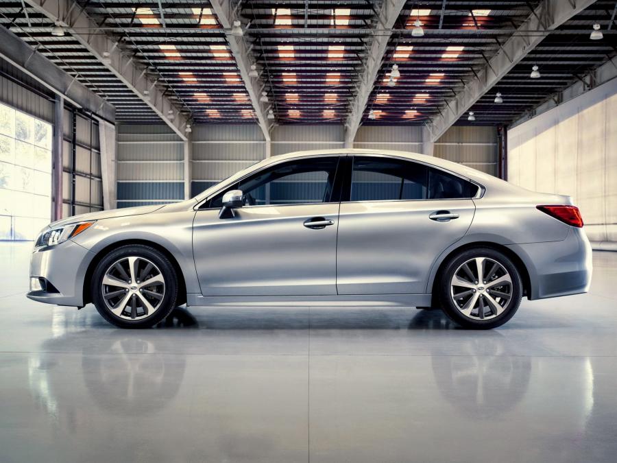  Subaru Legacy 2.5i 2015 года  (фото 2 из 21)